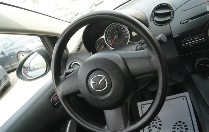 Mazda 2 cena 20900 przebieg: 104468, rok produkcji 2013 z Dobra małe 379